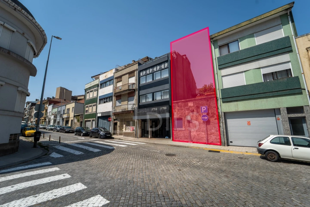 Terreno para Venda em Paranhos Foto 2