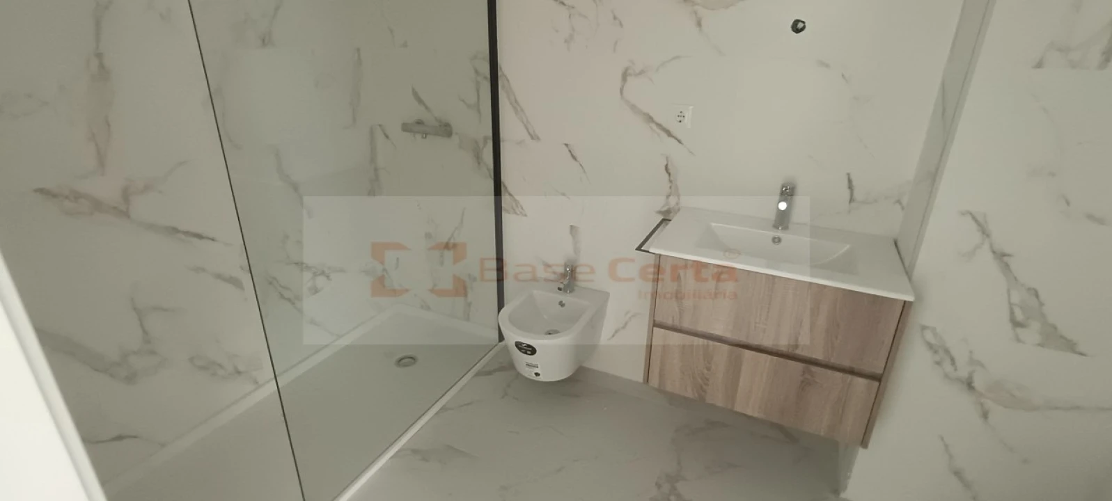 Apartamento T3 para Venda em Corroios Foto 21