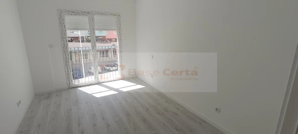 Apartamento T3 para Venda em Corroios