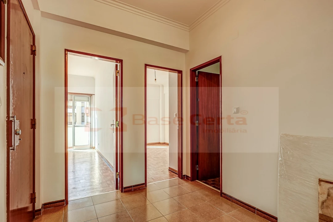 Apartamento T2 para Venda em Póvoa de Santa Iria e Forte da Casa Foto 5