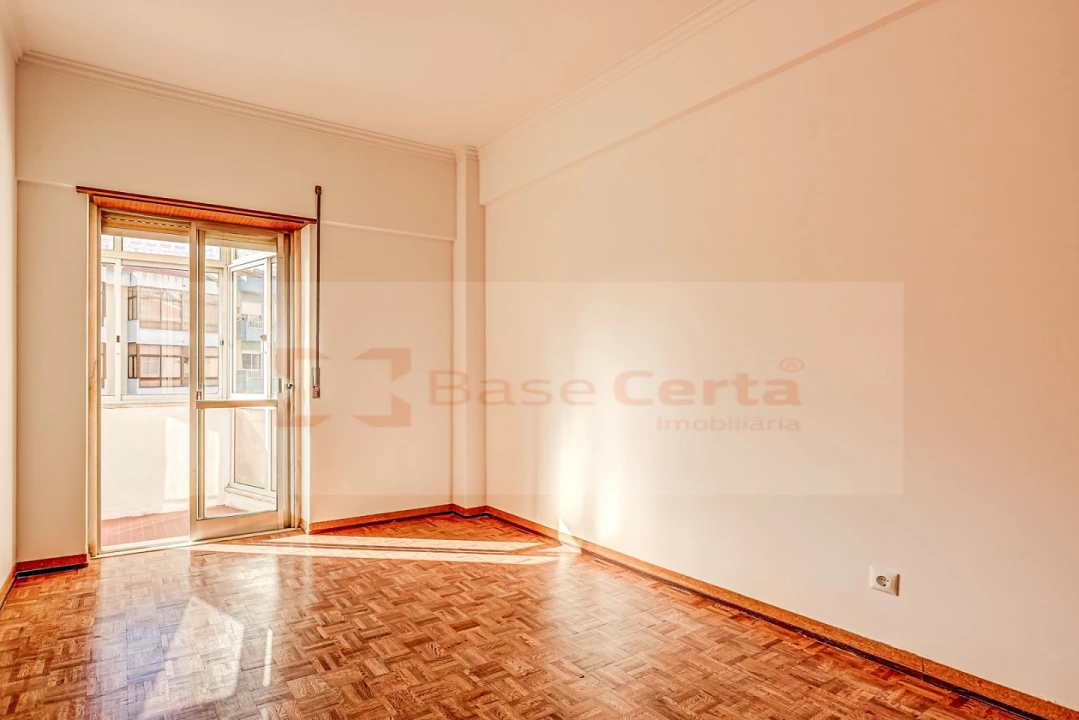 Apartamento T2 para Venda em Póvoa de Santa Iria e Forte da Casa Foto 6