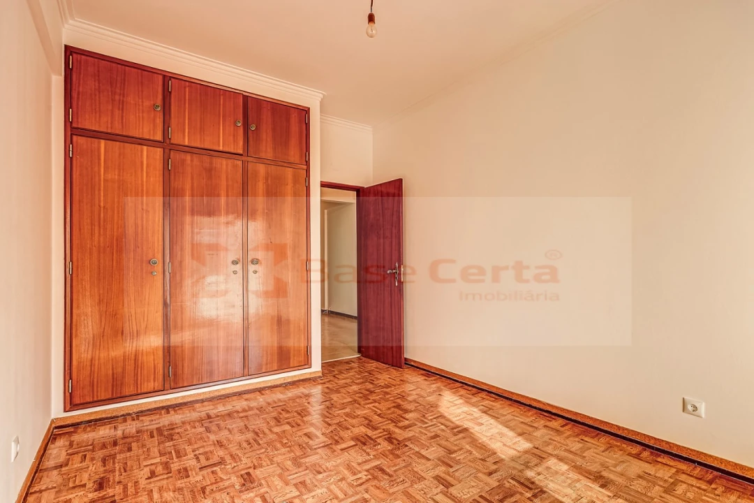 Apartamento T2 para Venda em Póvoa de Santa Iria e Forte da Casa Foto 7