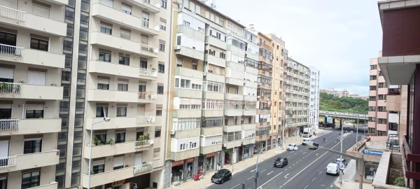 Apartamento T3 para Venda em São Domingos de Benfica