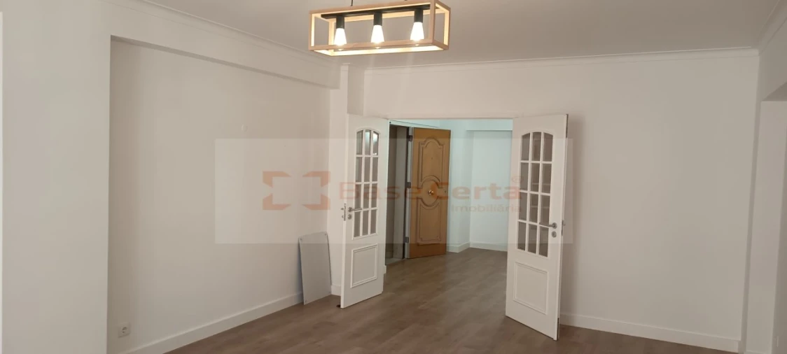 Apartamento T3 para Venda em São Domingos de Benfica Foto 18