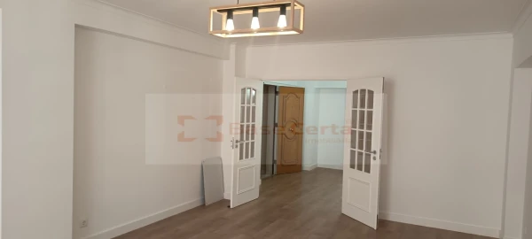 Apartamento T3 para Venda em São Domingos de Benfica