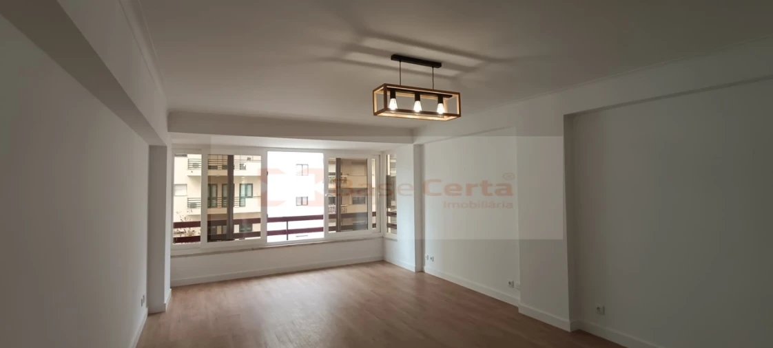Apartamento T3 para Venda em São Domingos de Benfica Foto 6