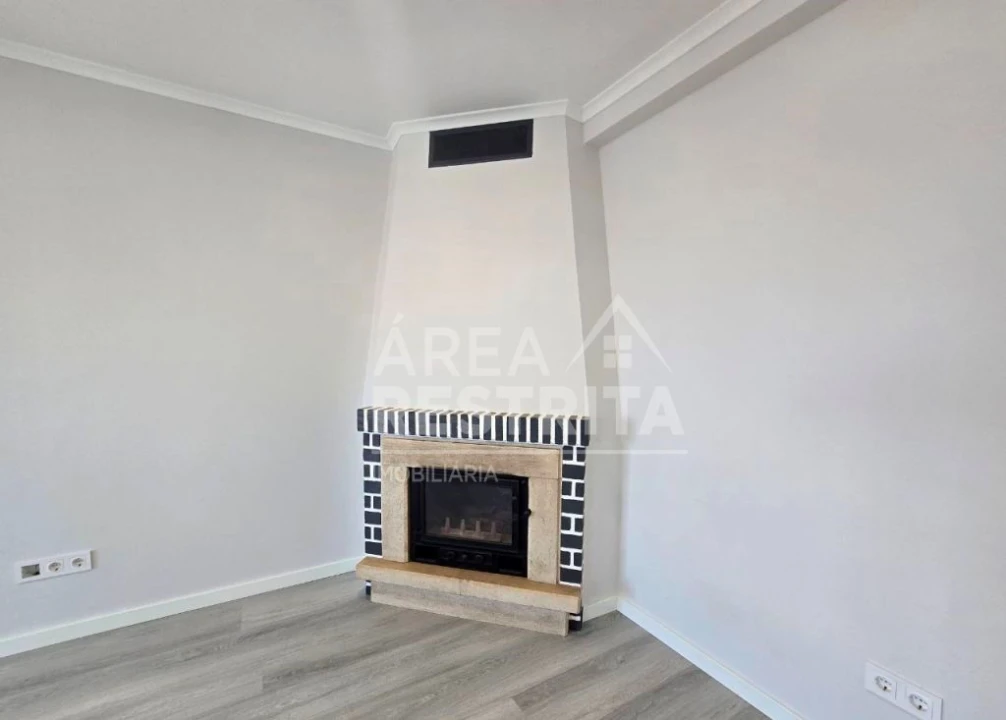 Apartamento T4 para Venda em Amora Foto 7