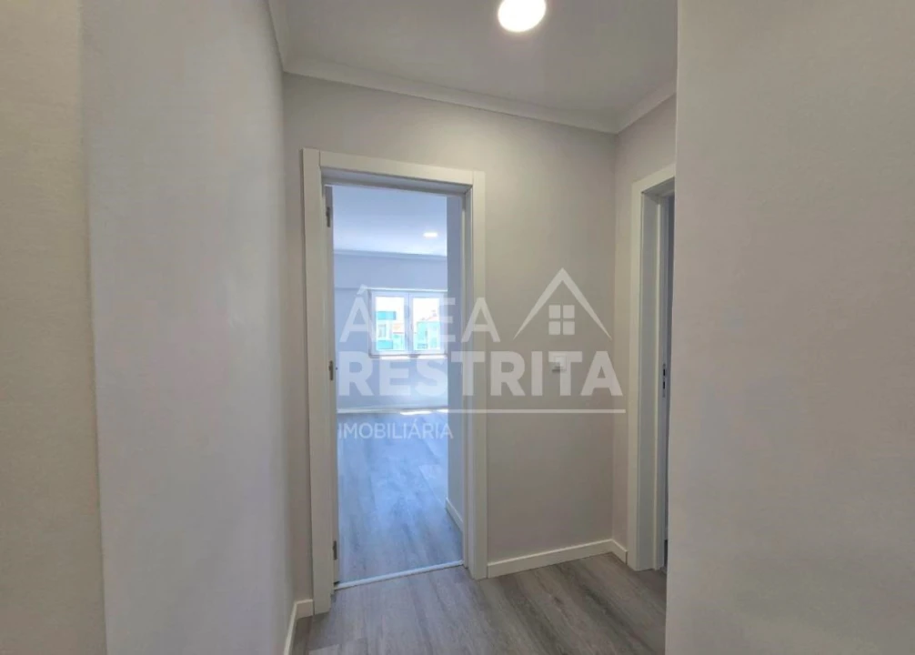 Apartamento T4 para Venda em Amora Foto 23