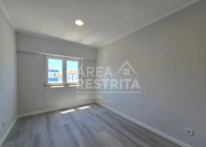 Apartamento T4 para Venda em Amora Foto 15