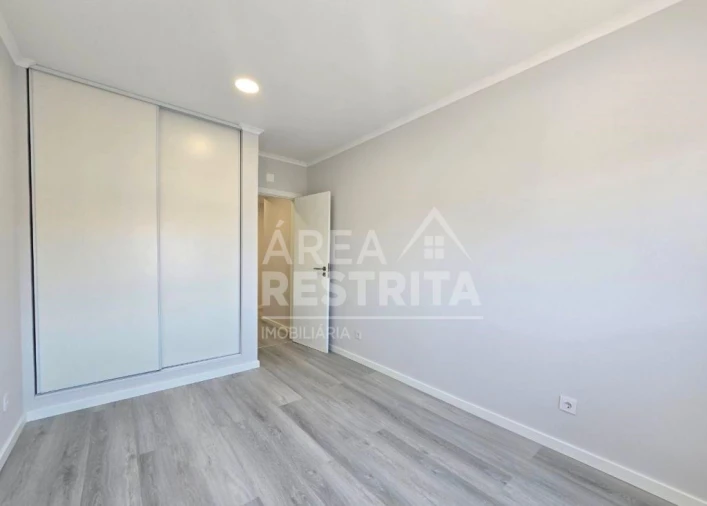 Apartamento T4 para Venda em Amora Foto 19