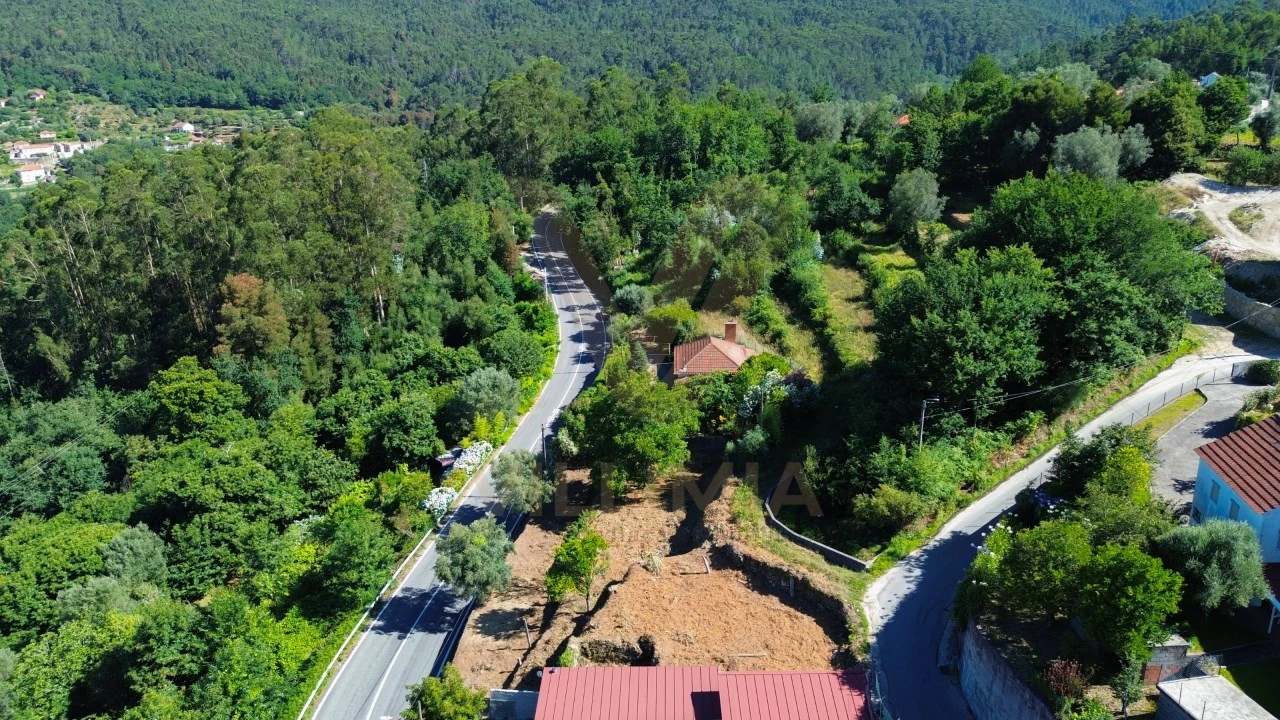 Terreno para Venda em Bárrio e Cepões Foto 10