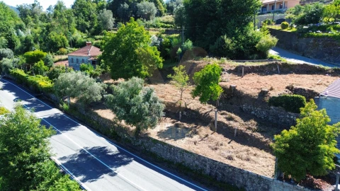Terreno para Venda em Bárrio e Cepões