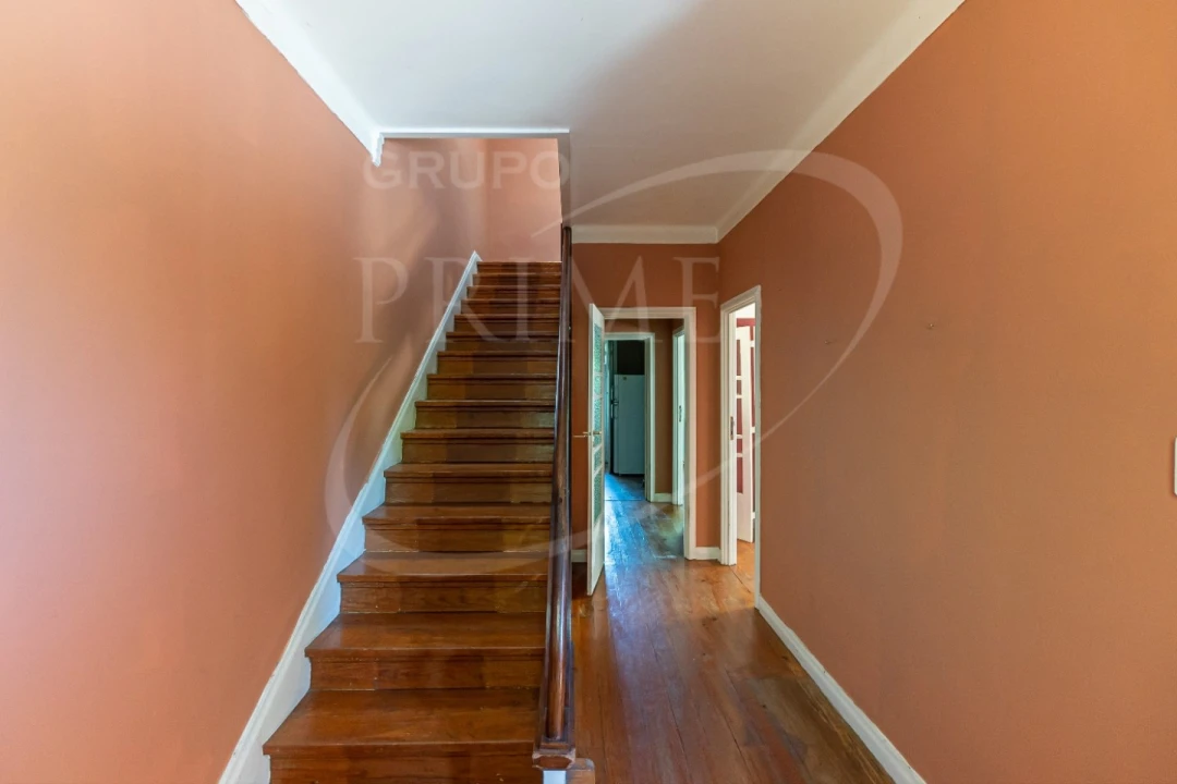 Moradia T4 para Venda em Lordelo do Ouro e Massarelos Foto 1