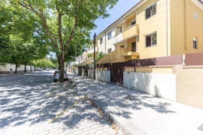 Moradia T4 para Venda em Lordelo do Ouro e Massarelos