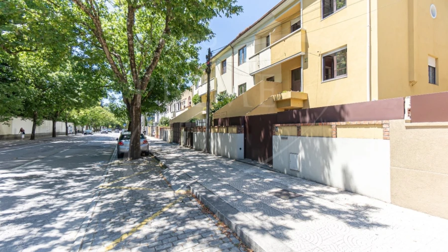 Moradia T4 para Venda em Lordelo do Ouro e Massarelos