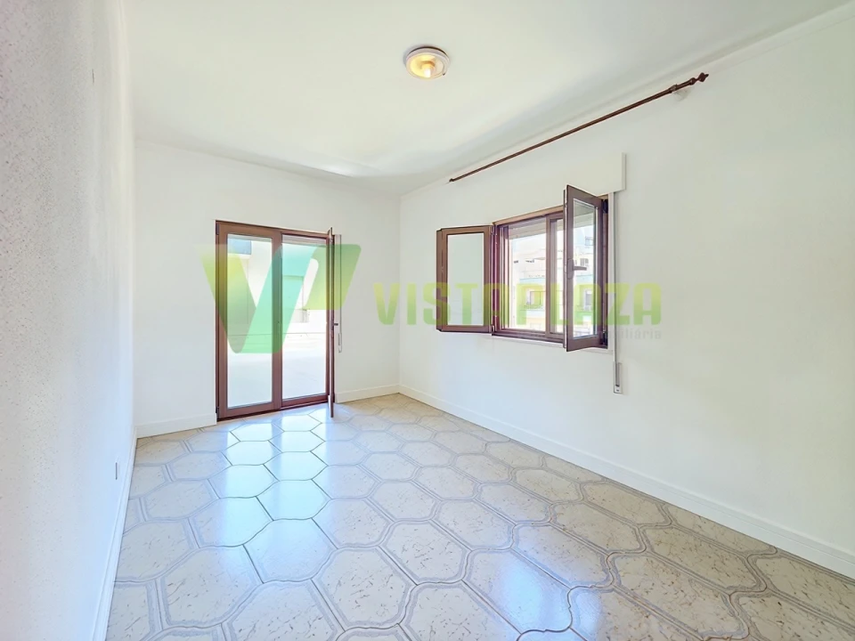 Apartamento T2 para Venda em Portimão Foto 10