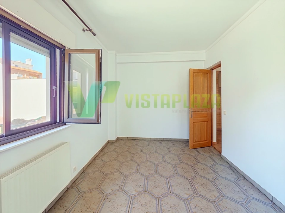 Apartamento T2 para Venda em Portimão Foto 11