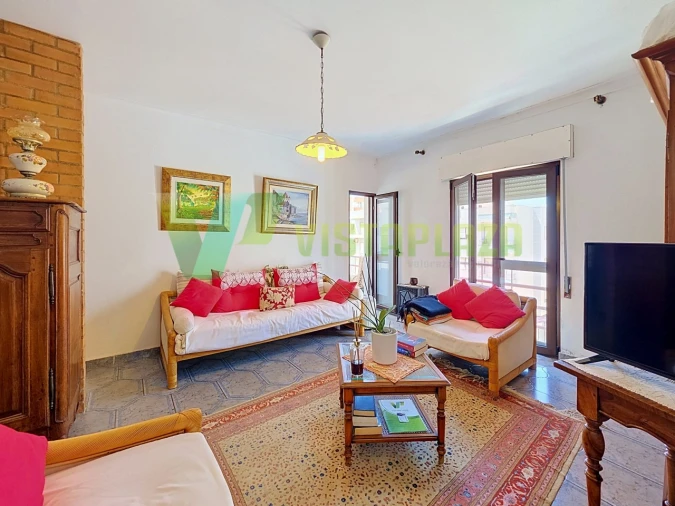 Apartamento T2 para Venda em Portimão Foto 2