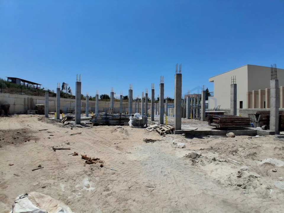 Moradia T4 para Venda em Santa Maria, São Pedro e Sobral da Lagoa Foto 1