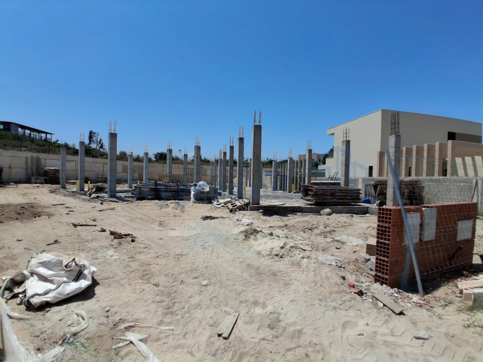 Moradia T4 para Venda em Santa Maria, São Pedro e Sobral da Lagoa Foto 2