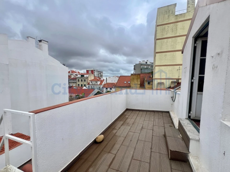 Prédio para Venda em Campo de Ourique Foto 6