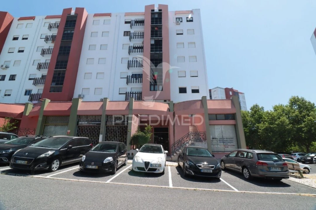 Apartamento T2 para Venda em Santa Iria de Azoia, São João da Talha e Bobadela Foto 17