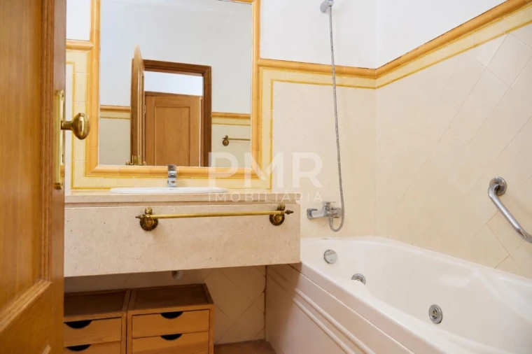 Apartamento T4 para Venda em Alcochete Foto 6