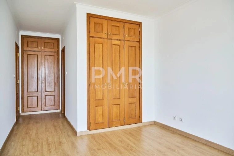 Apartamento T4 para Venda em Alcochete Foto 16