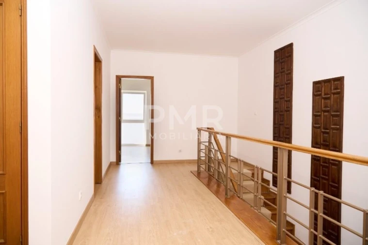 Apartamento T4 para Venda em Alcochete Foto 7