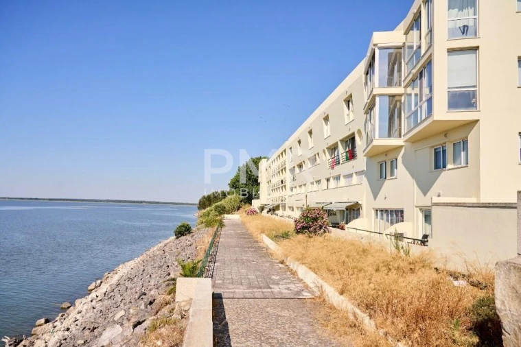 Apartamento T4 para Venda em Alcochete Foto 3