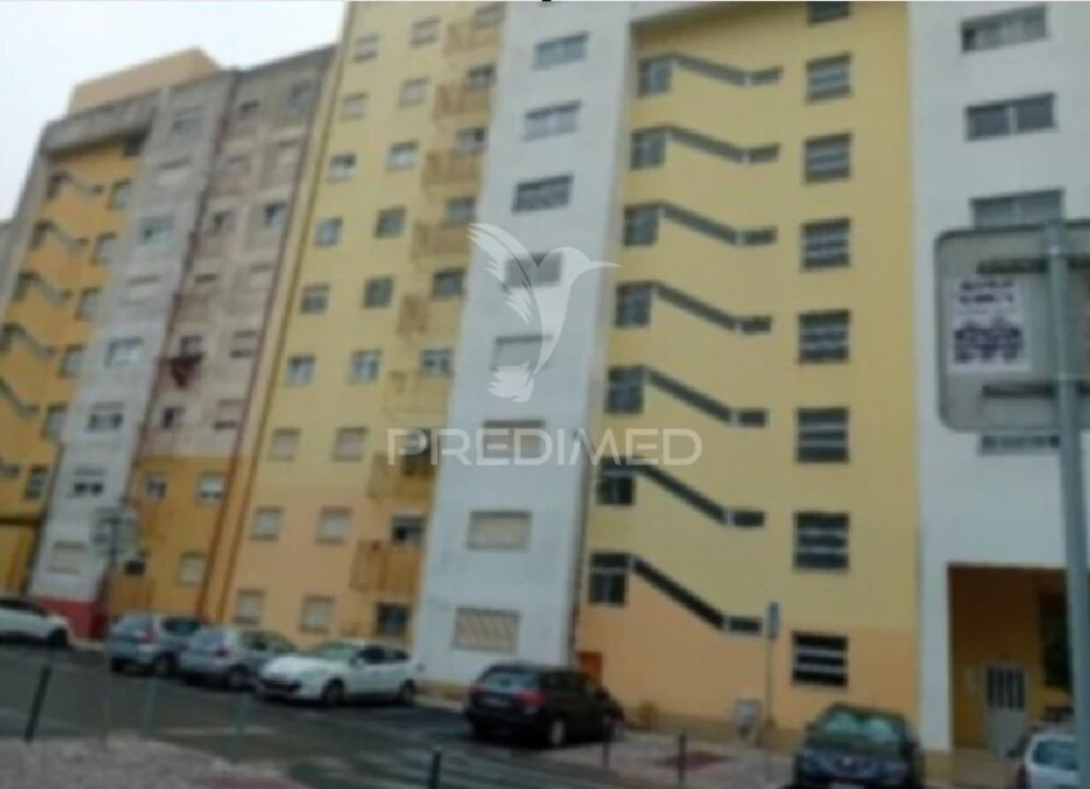 Apartamento T3 para Venda em Casal de Cambra Foto 8