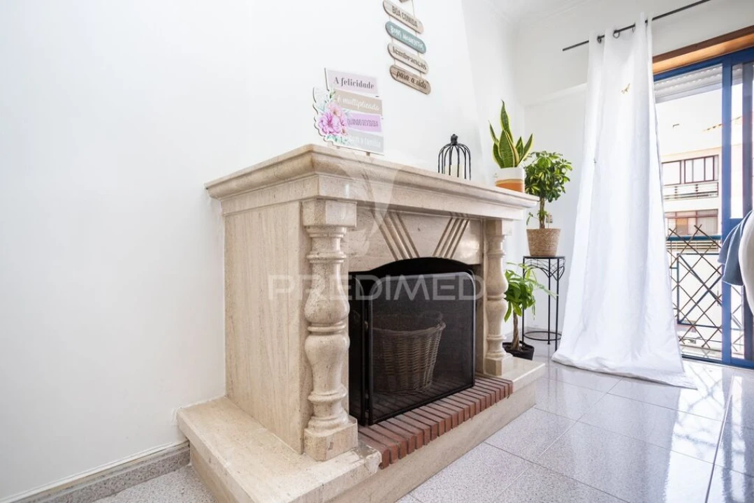 Apartamento T2 para Venda em Amora Foto 11