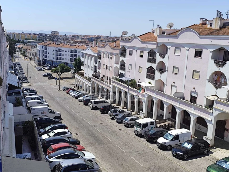 Apartamento T2 para Venda em Amora Foto 2