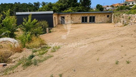 Moradia T3 para Venda em Oriz (Santa Marinha) e Oriz (São Miguel)