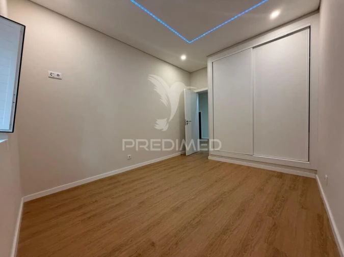 Apartamento T1 para Venda em Palmela Foto 10