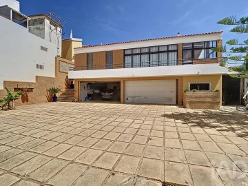 Moradia T5 para Venda em Portimão