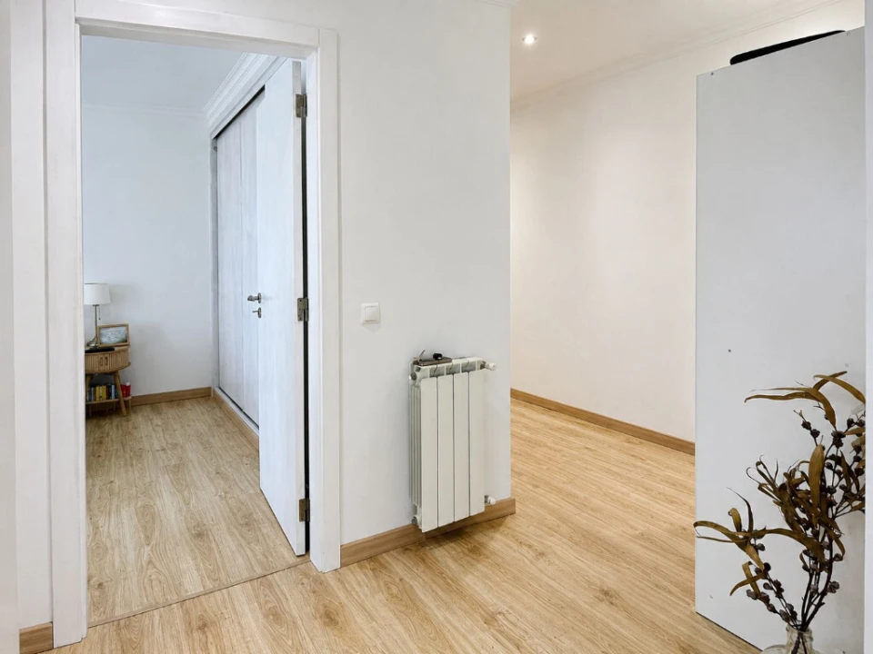 Apartamento T1 para Venda em Santo Antonio dos Olivais Foto 3