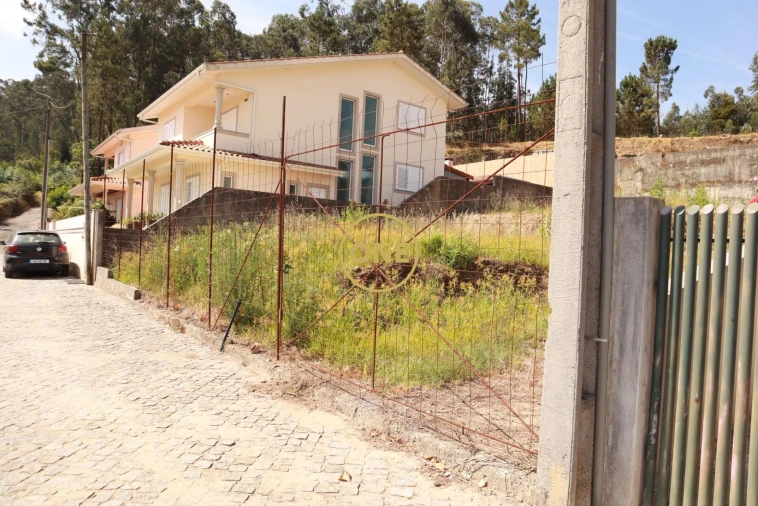 Terreno para Venda em Fornelo e Vairão Foto 3
