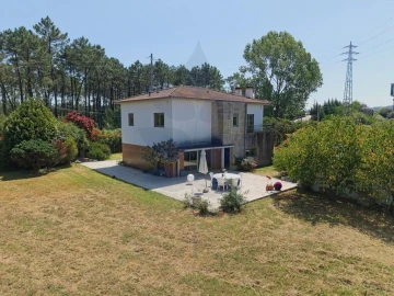 Moradia T4 para Venda em Alvarães