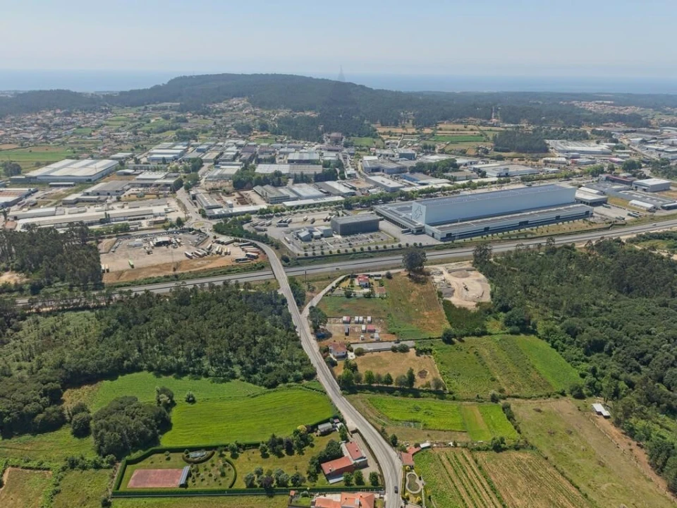 Moradia T4 para Venda em Alvarães Foto 83