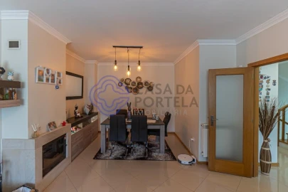 Moradia T3 para Venda em Pedroso e Seixezelo