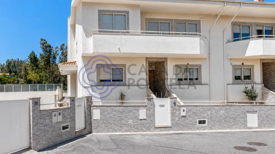 Moradia T3 para Venda em Pedroso e Seixezelo
