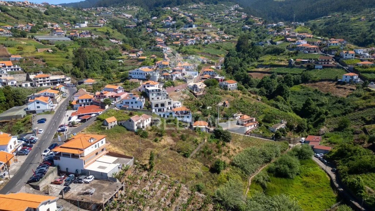 Terreno para Venda em Canhas Foto 11
