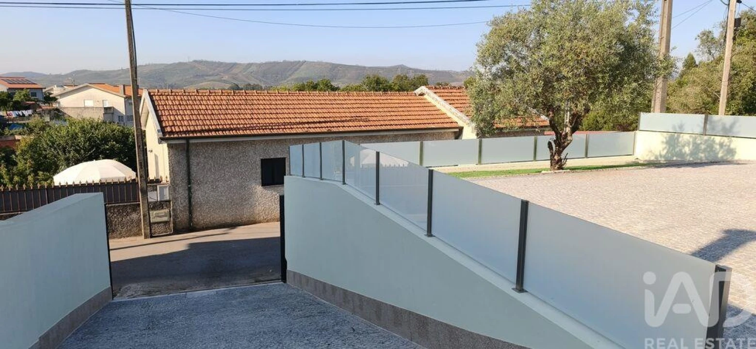 Moradia T3 para Venda em Sandim, Olival, Lever e Crestuma Foto 2