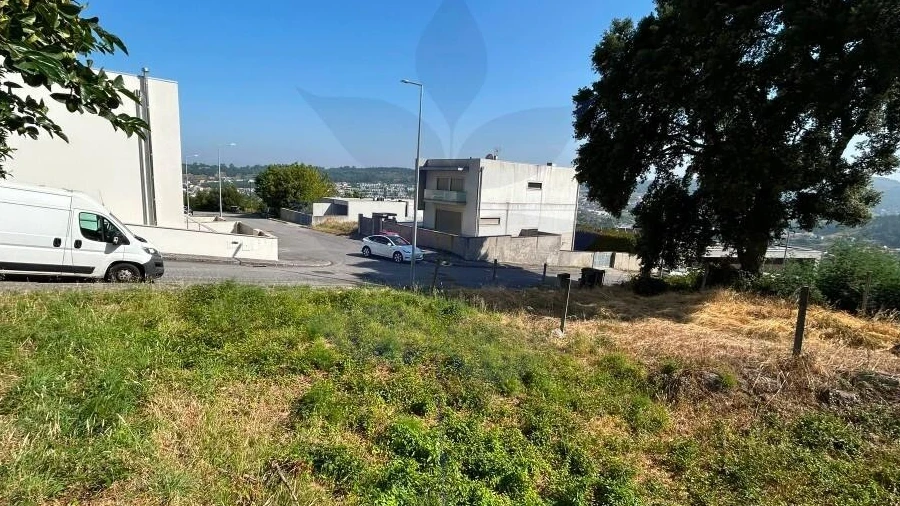 Terreno para Venda em Este (São Pedro e São Mamede)