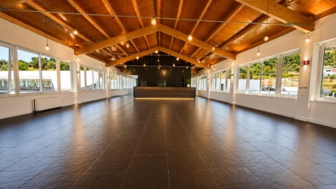 Prédio para Venda em Pombeiro da Beira
