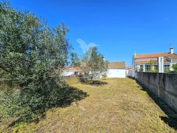 Garagem para Venda em Castro Verde e Casével
