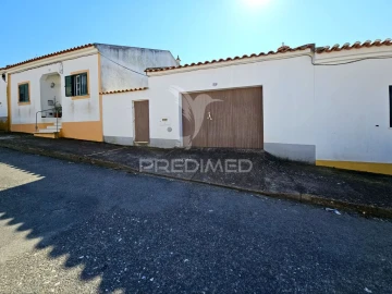 Garagem para Venda em Castro Verde e Casével