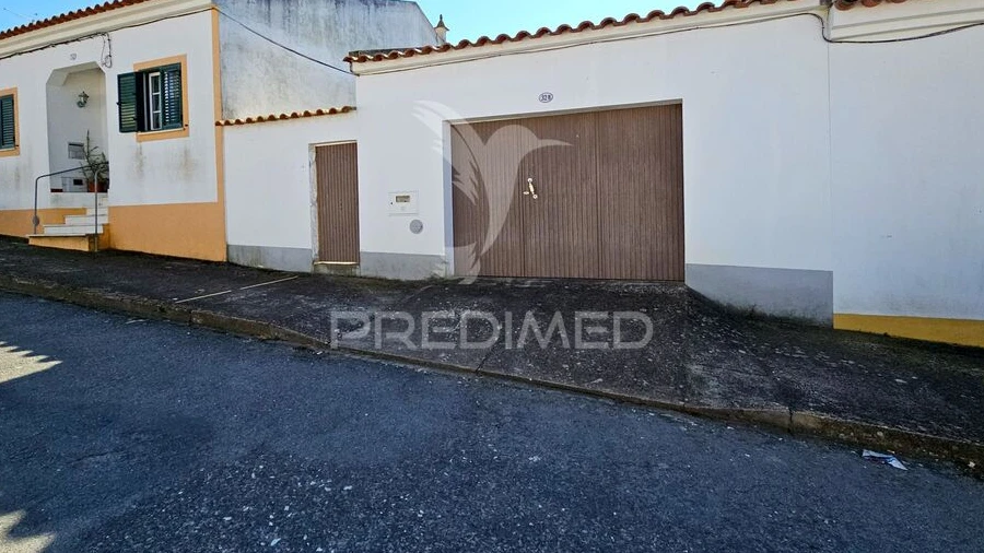 Garagem para Venda em Castro Verde e Casével