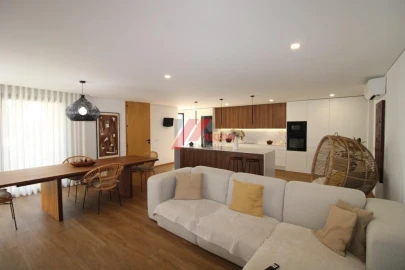 Moradia T3 para Venda em Bougado (São Martinho e Santiago)